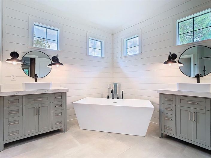 Image No.33-4 Bed Property for sale