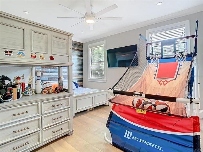 Image No.48-4 Bed Property for sale