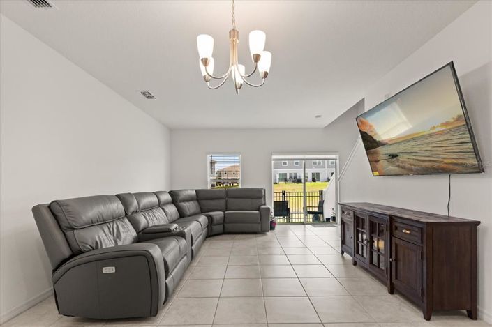 Image No.8-3 Bed Townhouse for sale