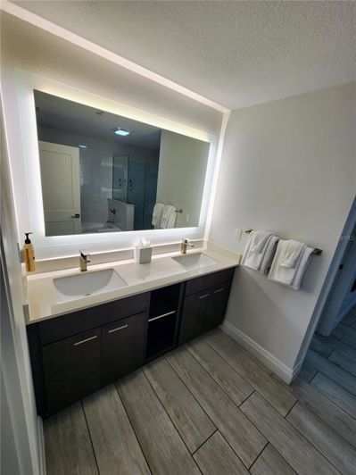 Image No.9-3 Bed Property for sale