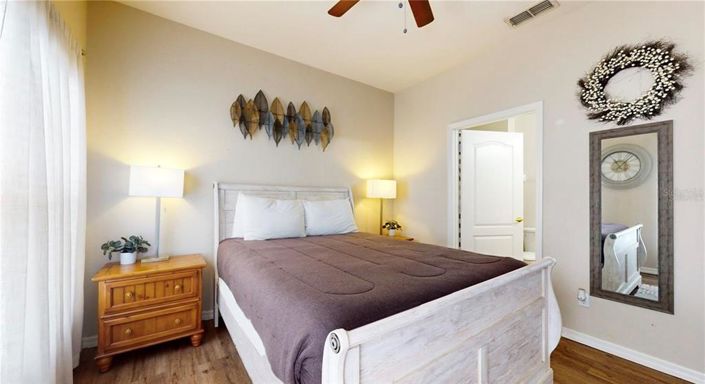 Image No.14-4 Bed Townhouse for sale