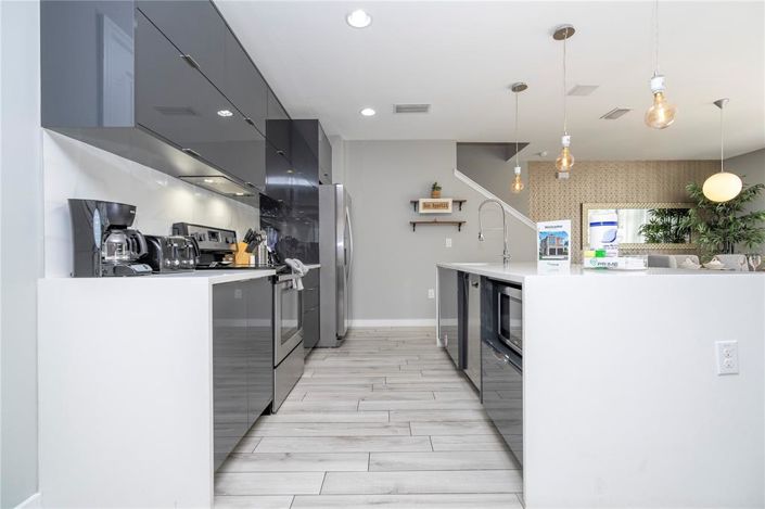 Image No.10-4 Bed Townhouse for sale