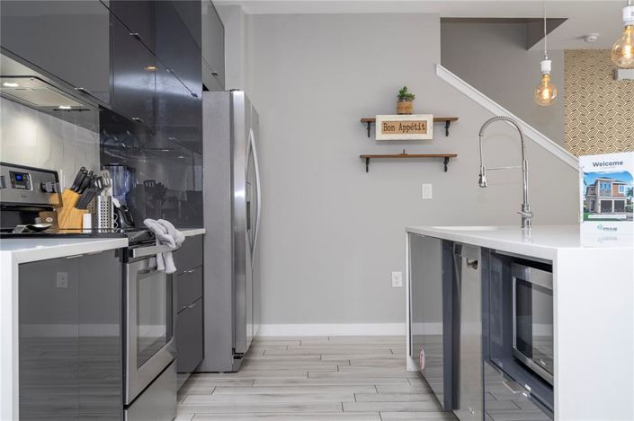 Image No.11-4 Bed Townhouse for sale