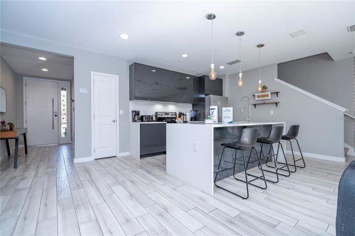 Image No.12-4 Bed Townhouse for sale