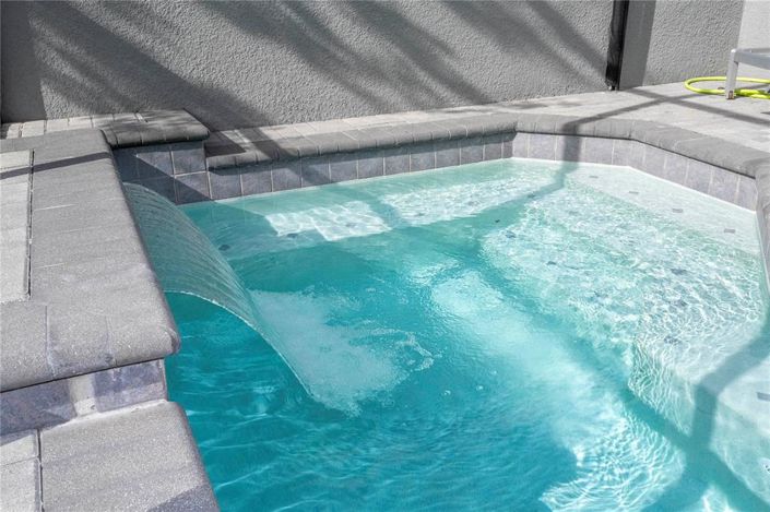 Image No.26-4 Bed Townhouse for sale