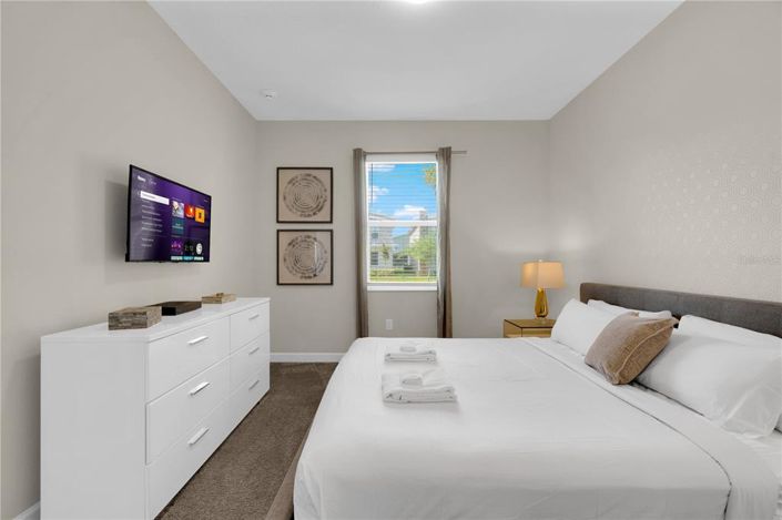 Image No.12-9 Bed Property for sale