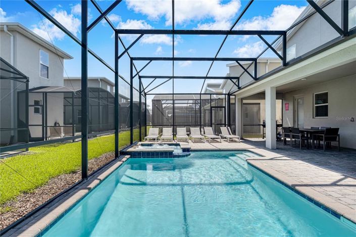 Image No.25-9 Bed Property for sale