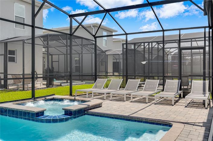 Image No.28-9 Bed Property for sale