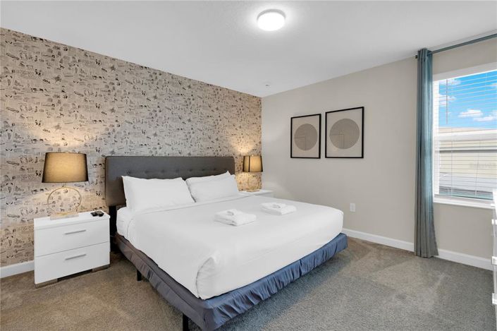 Image No.35-9 Bed Property for sale