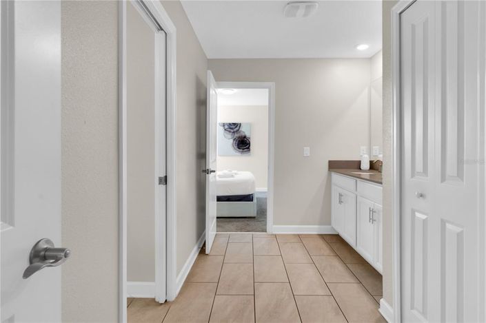 Image No.40-9 Bed Property for sale