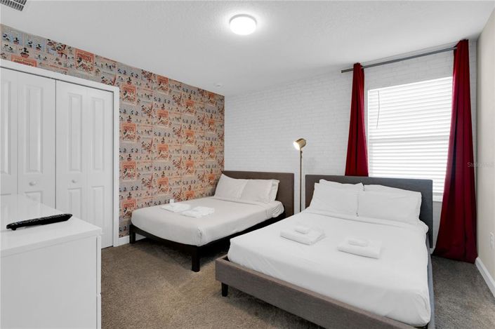 Image No.60-9 Bed Property for sale