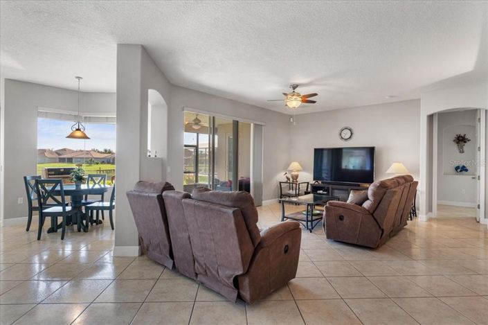 Image No.13-4 Bed Property for sale