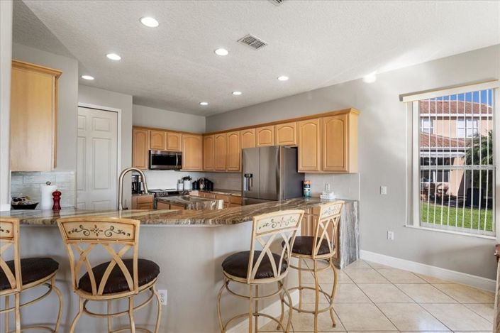 Image No.19-4 Bed Property for sale