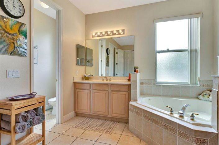 Image No.35-4 Bed Property for sale