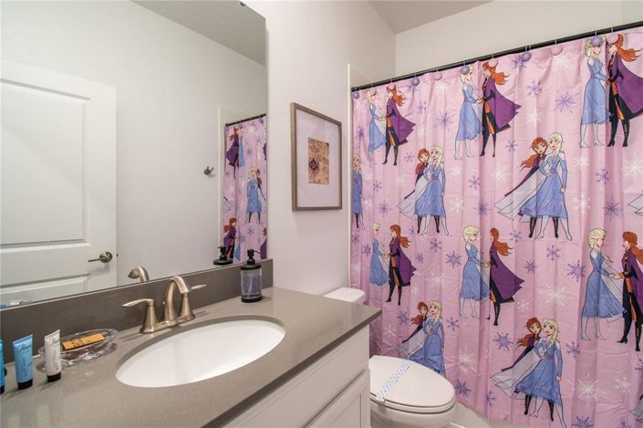 Image No.23-6 Bed Property for sale