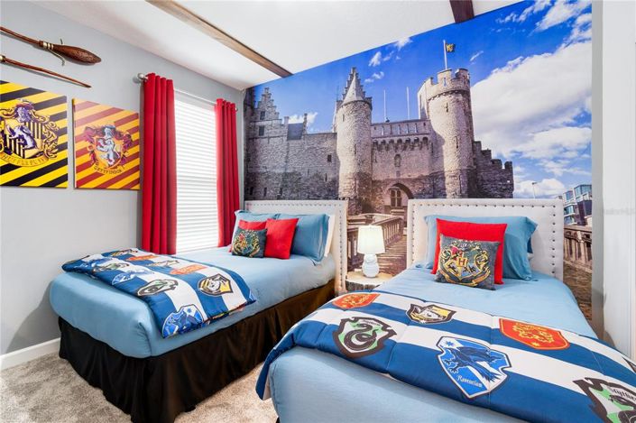 Image No.24-6 Bed Property for sale