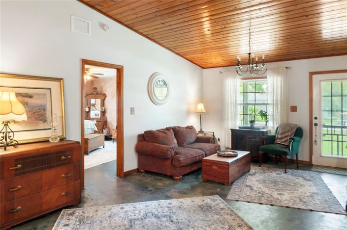 Image No.10-4 Bed Property for sale