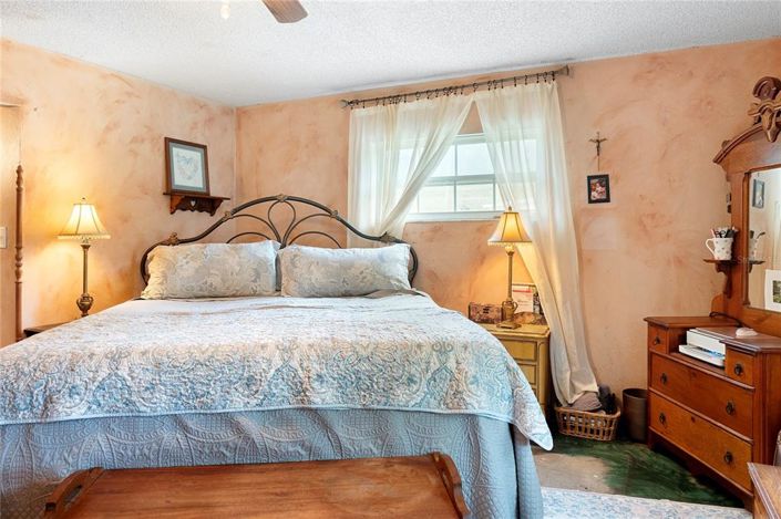 Image No.14-4 Bed Property for sale