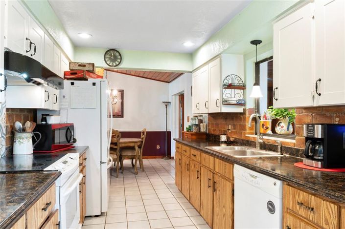 Image No.24-4 Bed Property for sale