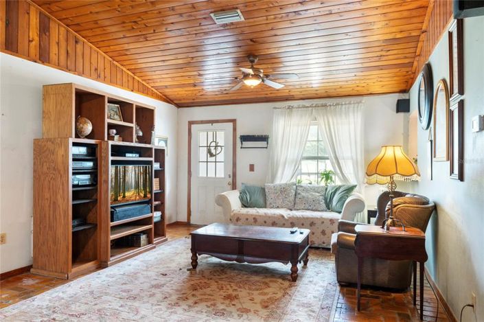 Image No.25-4 Bed Property for sale