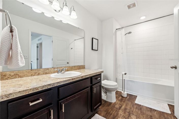 Image No.21-3 Bed Townhouse for sale