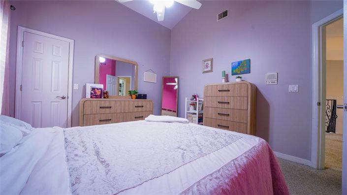 Image No.20-5 Bed Property for sale