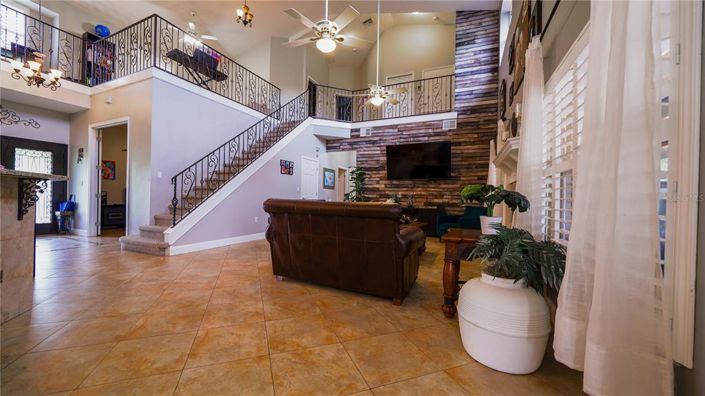 Image No.40-5 Bed Property for sale