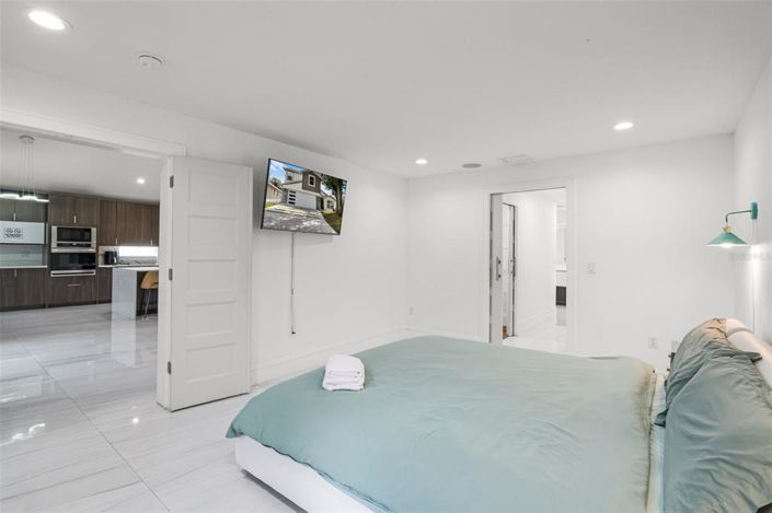 Image No.14-4 Bed Property for sale