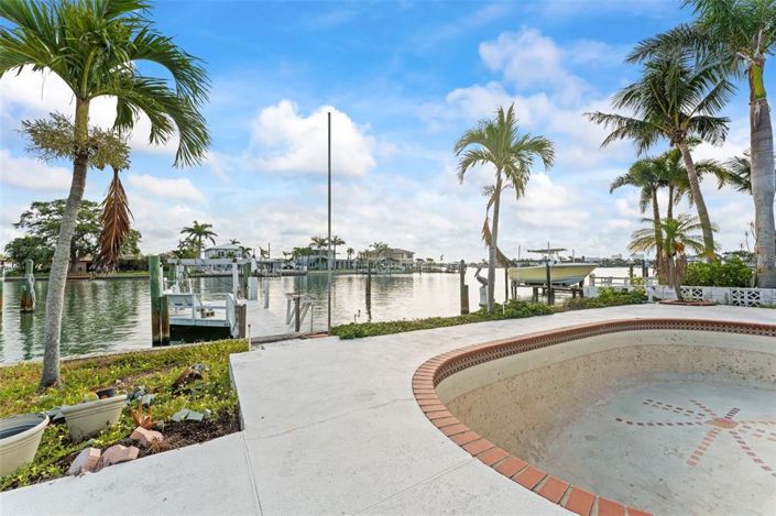 Image No.27-4 Bed Property for sale