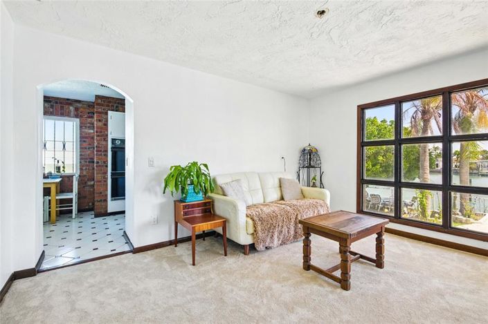 Image No.12-4 Bed Property for sale