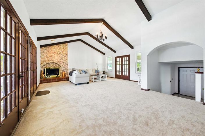 Image No.19-4 Bed Property for sale