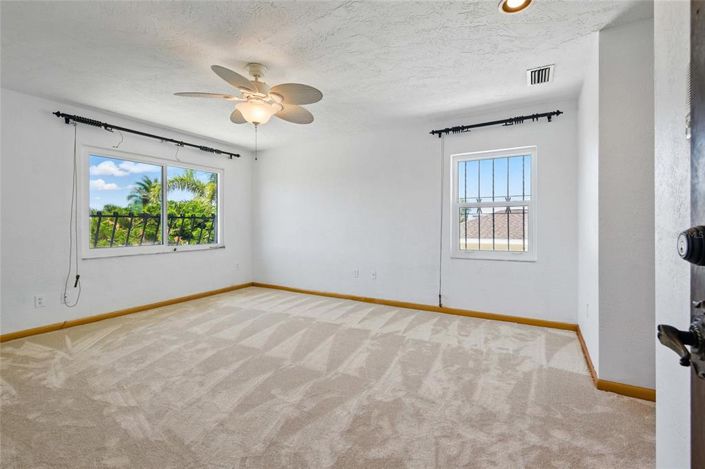 Image No.32-4 Bed Property for sale