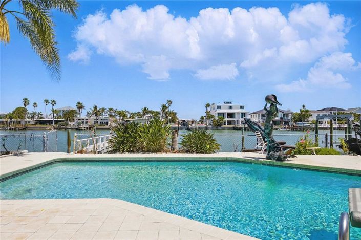 Image No.38-4 Bed Property for sale