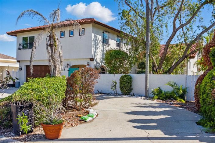 Image No.41-4 Bed Property for sale