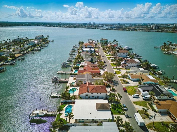 Image No.46-4 Bed Property for sale