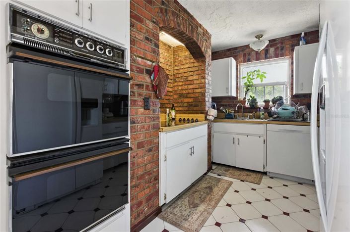 Image No.9-4 Bed Property for sale