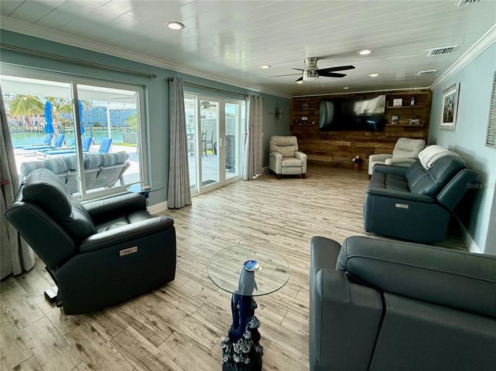 Image No.31-3 Bed Property for sale