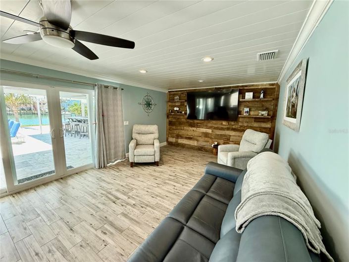 Image No.34-3 Bed Property for sale