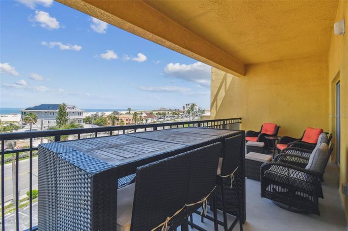 Image No.32-2 Bed Property for sale