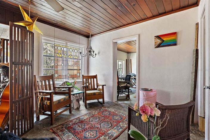 Image No.12-2 Bed Property for sale