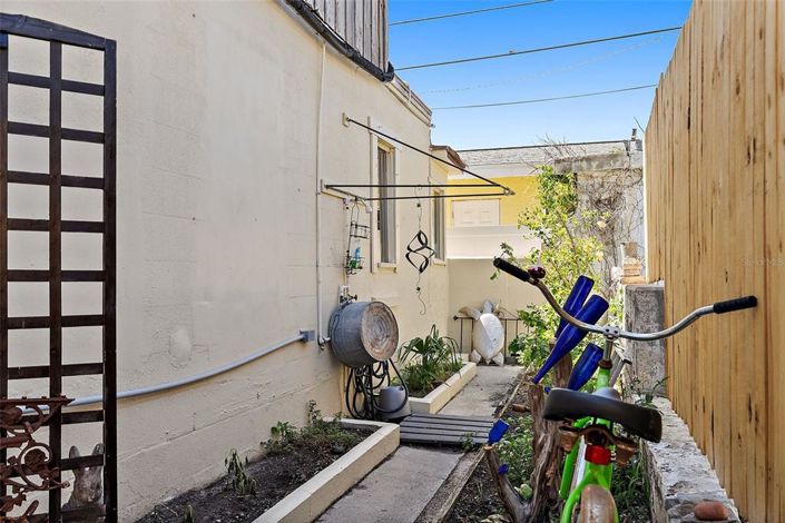 Image No.40-2 Bed Property for sale