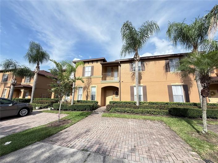 Image No.1-3 Bed Townhouse for sale