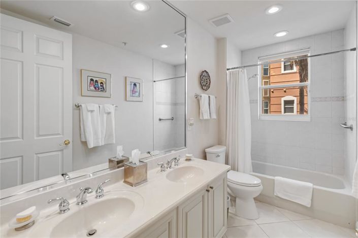 Image No.10-3 Bed Property for sale