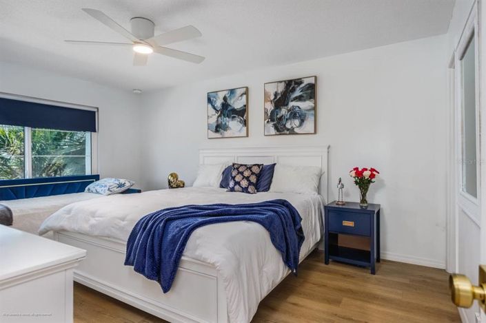 Image No.15-2 Bed Property for sale