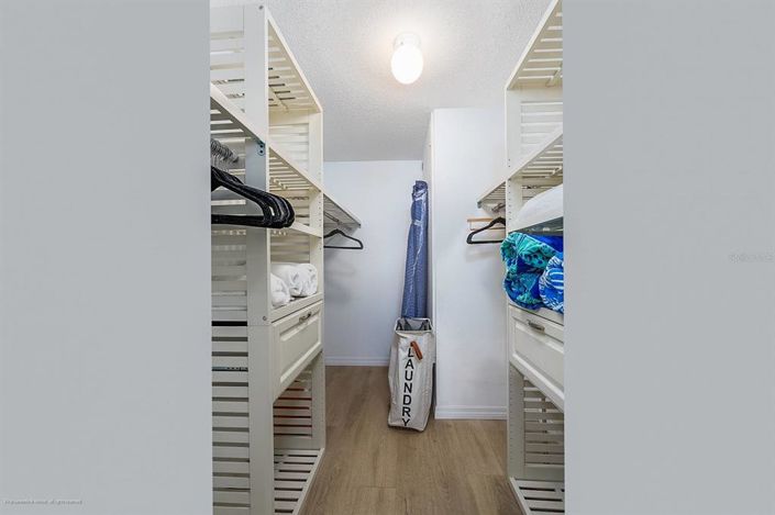 Image No.20-2 Bed Property for sale