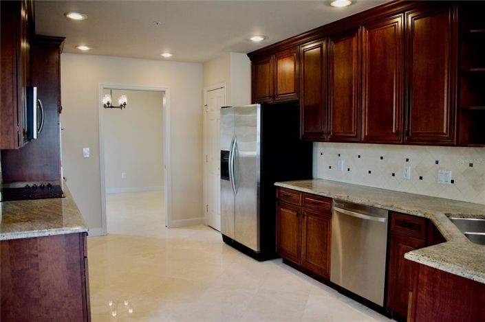 Image No.9-3 Bed Property for sale