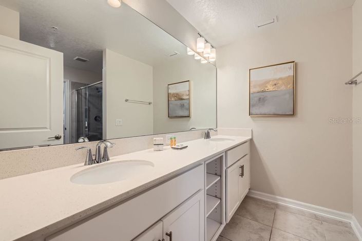 Image No.18-2 Bed Property for sale