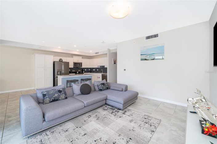 Image No.15-2 Bed Property for sale