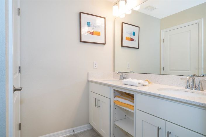 Image No.20-2 Bed Property for sale