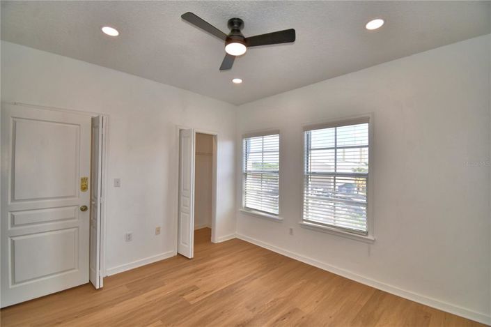 Image No.19-2 Bed Property for sale